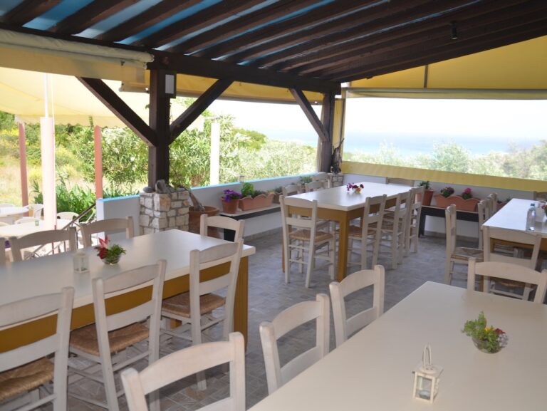 Korfu_Yogaretreat_Terrasse_YiY